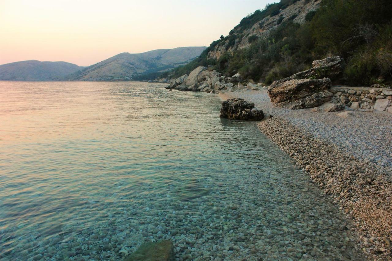 Quercus Apartment Stara Baška Esterno foto